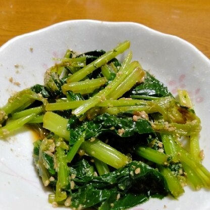 男性です。
今夜、作りました。小松菜が大きくなりすぎたせいか少し硬い感じの小松菜でしたが簡単で美味しかったです。